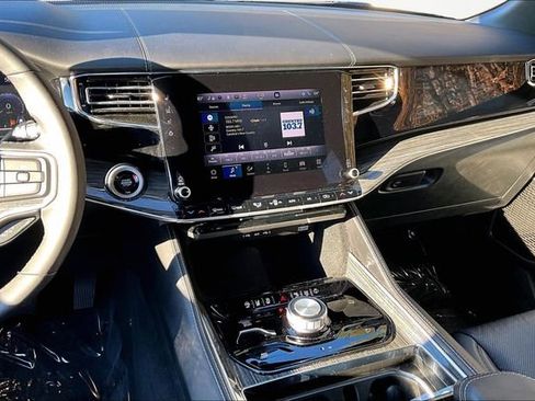 Used 2022 Jeep Wagoneer Series III image 9