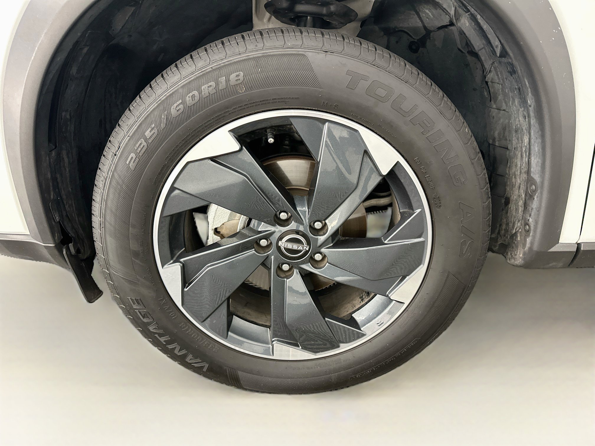 Used 2025 Nissan Rogue SV AWD/4WD image 35