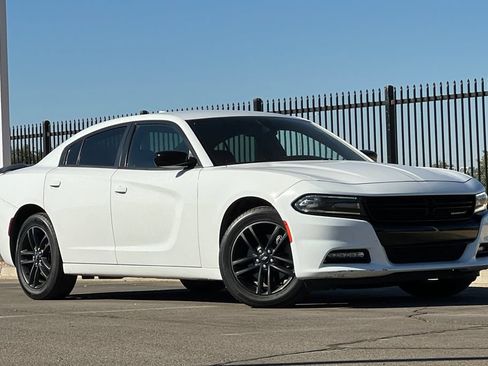 Used 2019 Dodge Charger SXT w/ Blacktop Package AWD/4WD image 2