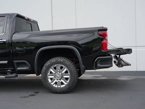 Used 2024 Chevrolet Silverado 3500 High Country w/ High Country Premium Package AWD/4WD image 10