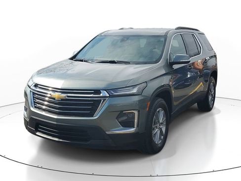 Certified 2023 Chevrolet Traverse LT image 2