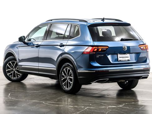 Used 2020 Volkswagen Tiguan SE image 12