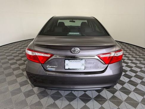 Used 2015 Toyota Camry SE image 5