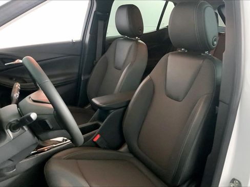 Used 2025 Buick Encore GX Preferred AWD/4WD image 22
