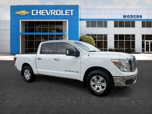Used 2018 Nissan Titan SV RWD image 5