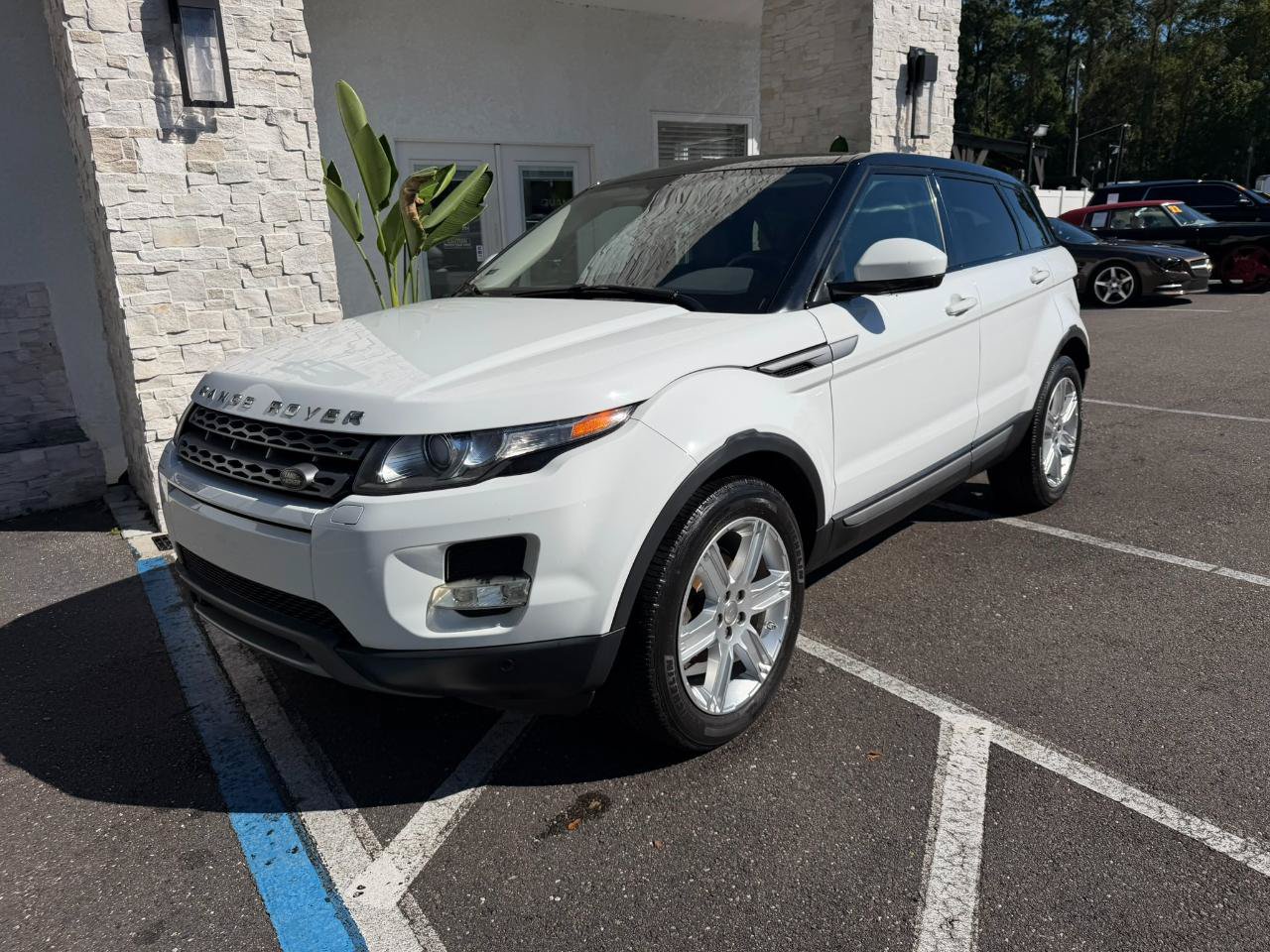 Used 2015 Land Rover Range Rover Evoque Pure Plus AWD/4WD image 3