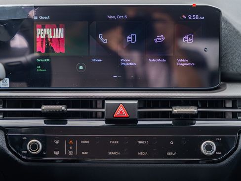 New 2026 Kia Sportage LX FWD image 47