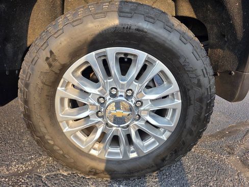 Used 2022 Chevrolet Silverado 2500 High Country w/ Z71 Off-Road Package AWD/4WD image 28