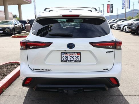 Used 2024 Toyota Highlander XLE image 5