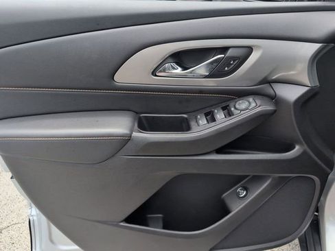 Used 2019 Chevrolet Traverse LT FWD image 9