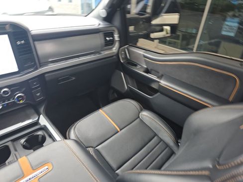 Certified 2024 Ford F250 Platinum w/ Tremor Off-Road Package AWD/4WD image 30