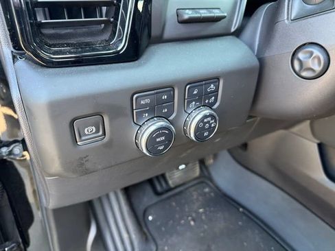 Used 2025 GMC Sierra 1500 AT4 w/ Technology Package AWD/4WD image 14