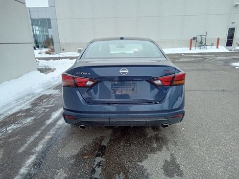 Used 2024 Nissan Altima 2.5 SR image 3