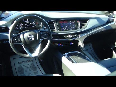 Used 2024 Buick Enclave Premium image 13