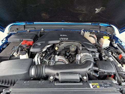 Used 2020 Jeep Gladiator Sport w/ Quick Order Package 24S image 27