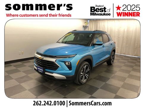Used 2025 Chevrolet TrailBlazer LT w/ Convenience Package AWD/4WD image 2