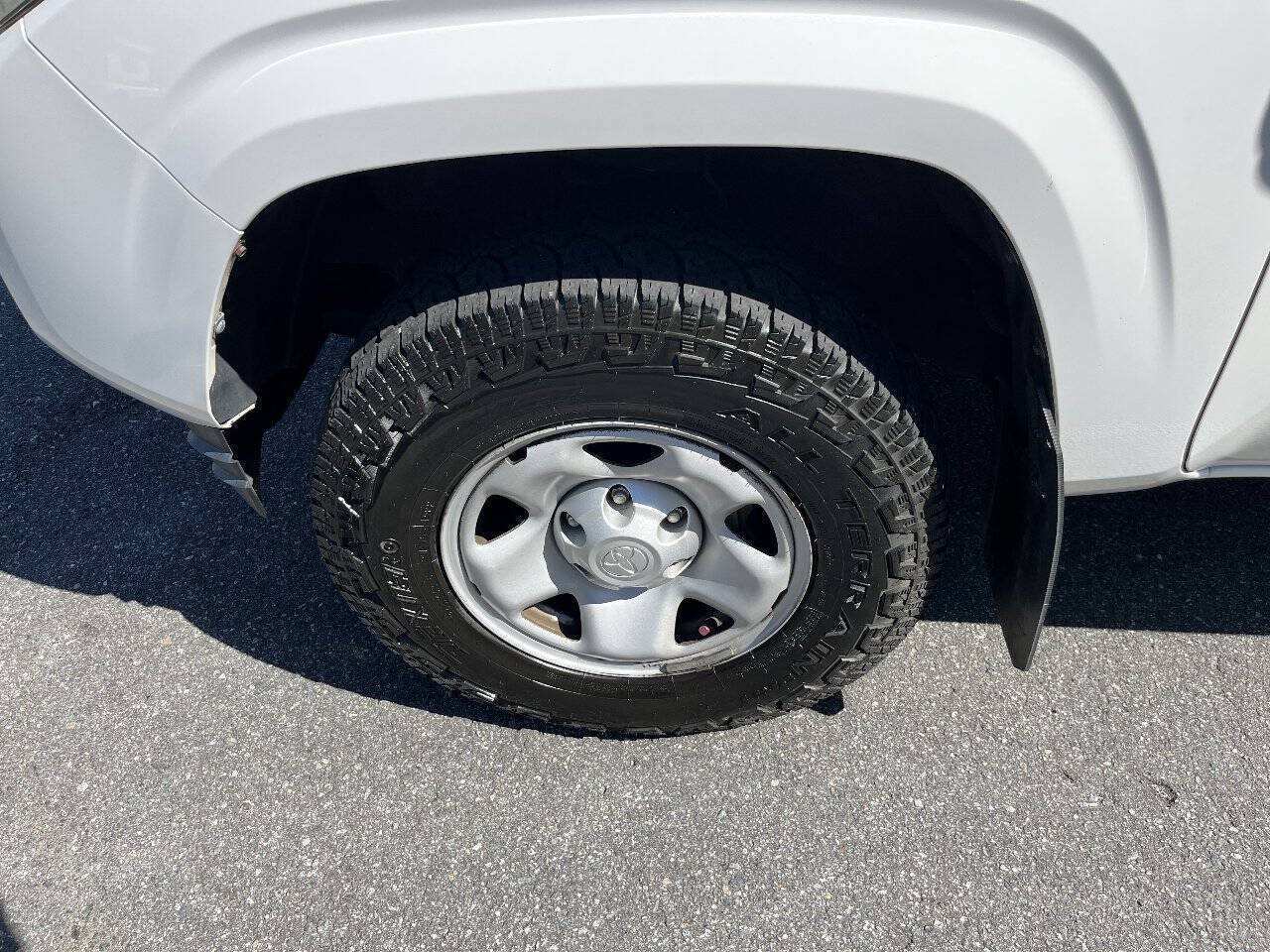 Used 2019 Toyota Tacoma SR w/ SR Convenience Package RWD image 5