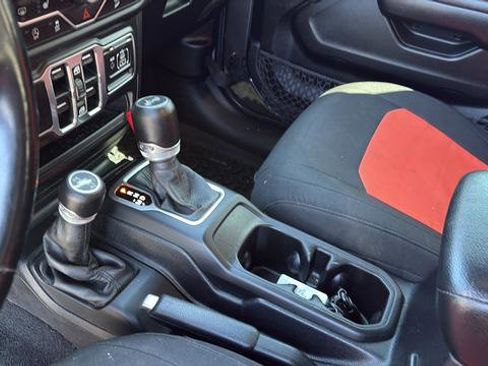 Used 2020 Jeep Wrangler Unlimited Sport AWD/4WD image 19