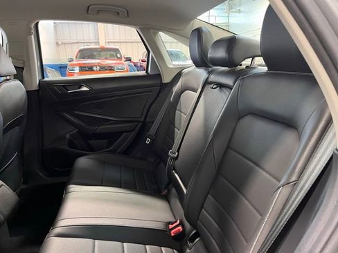 Used 2024 Volkswagen Jetta SE image 18