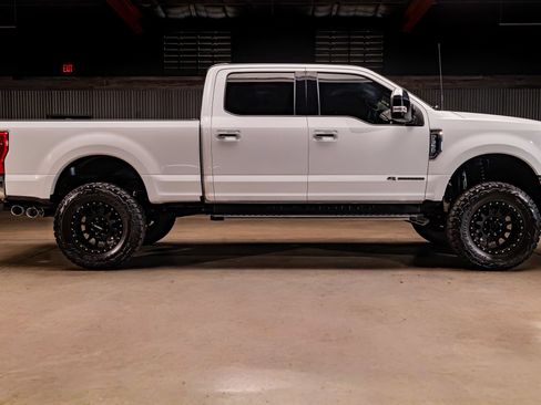 Used 2022 Ford F350 XLT w/ XLT Premium Package AWD/4WD image 10