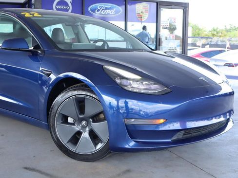 Used 2022 Tesla Model 3 Standard Range RWD image 2