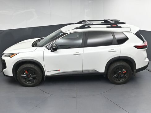 Certified 2025 Nissan Rogue SV AWD/4WD image 38