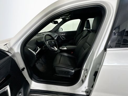 Used 2025 BMW X1 xDrive28i image 13