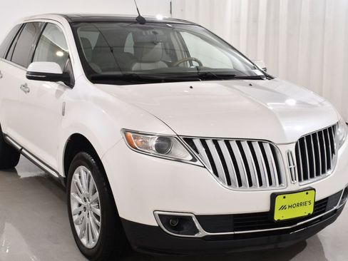 Used 2015 Lincoln MKX AWD w/ Equipment Group 102A image 4