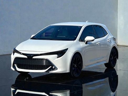 Used 2019 Toyota Corolla XSE image 3
