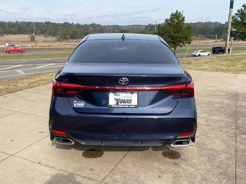 Used 2019 Toyota Avalon Limited image 5