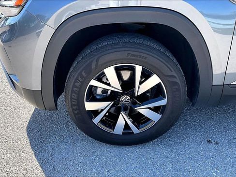 Certified 2023 Volkswagen Atlas Cross Sport SE image 13