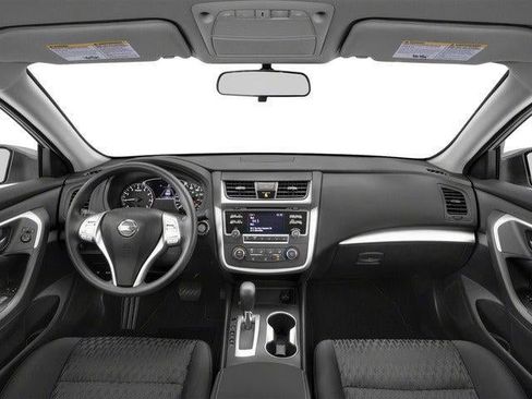 Used 2018 Nissan Altima 2.5 SV FWD image 8