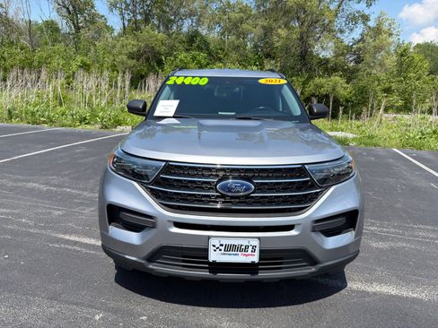 Used 2021 Ford Explorer XLT w/ Class III Trailer Tow Package AWD/4WD image 9