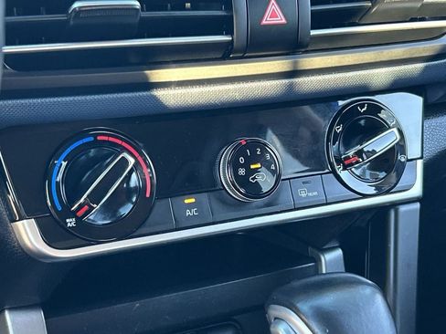 Used 2021 Kia Seltos S image 24