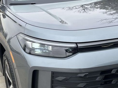 New 2026 Volkswagen Tiguan SE image 7