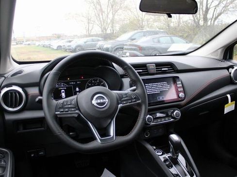 New 2025 Nissan Versa SR w/ Trunk Package image 6