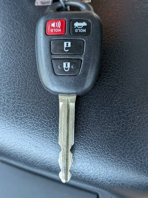 Used 2013 Toyota Camry SE FWD image 23