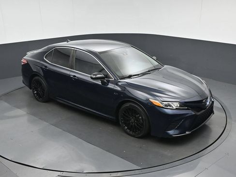 Used 2020 Toyota Camry SE w/ Convenience Package FWD image 53
