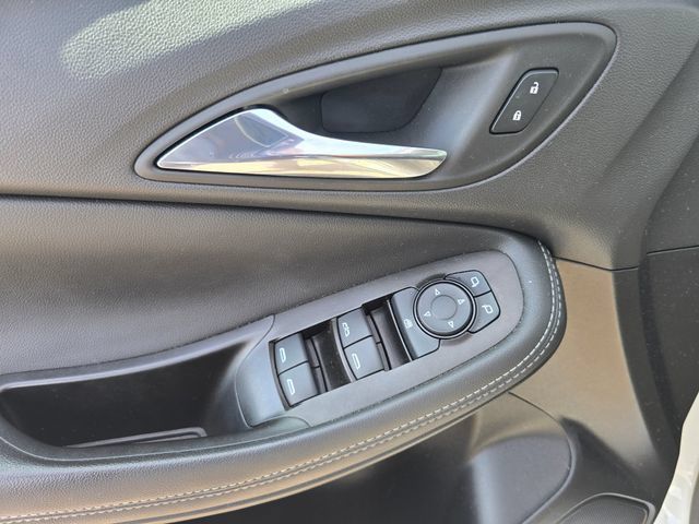 Used 2023 Buick Encore GX Preferred FWD image 16