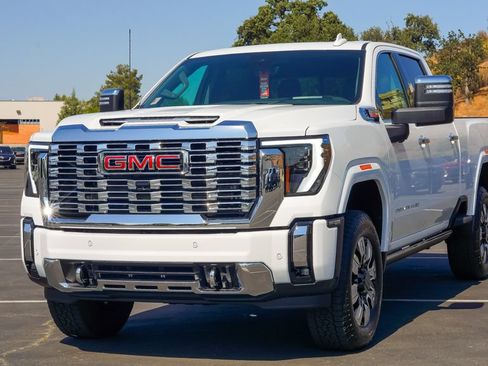 New 2026 GMC Sierra 2500 Denali w/ Denali Reserve Package AWD/4WD image 2