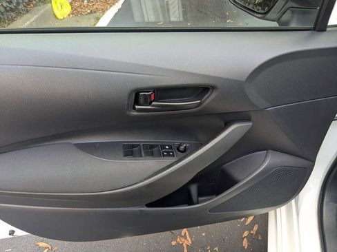 Used 2025 Toyota Corolla LE image 21