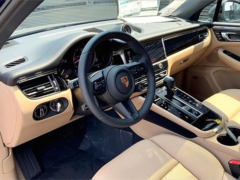New 2025 Porsche Macan Turbo image 4