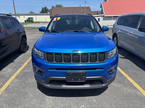 Used 2019 Jeep Compass Latitude AWD/4WD image 3
