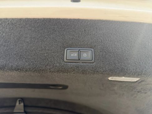 Used 2019 Lamborghini Urus image 30