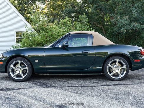 Used 2001 MAZDA MX-5 Miata RWD image 15