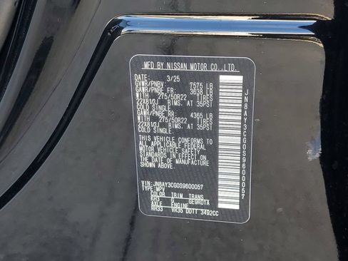 Used 2025 Nissan Armada Platinum Reserve RWD image 18