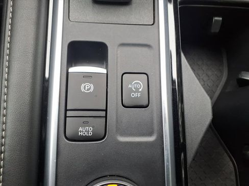 Used 2022 Nissan Pathfinder SL image 18