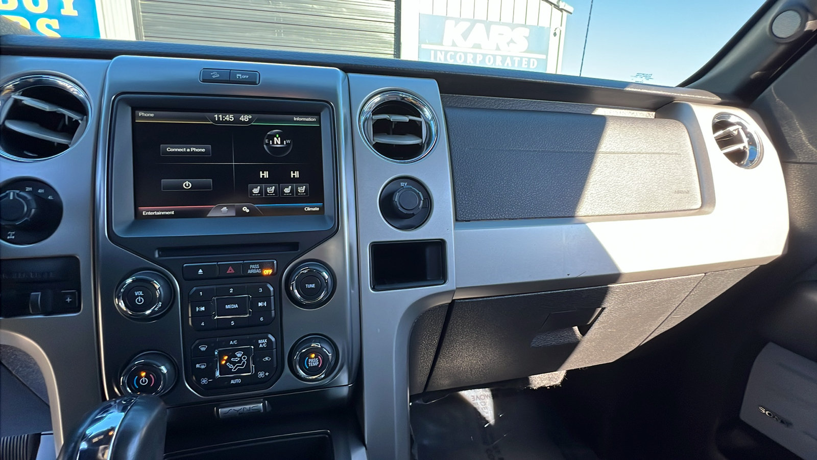 Used 2014 Ford F150 FX4 w/ Equipment Group 402A Luxury AWD/4WD image 13