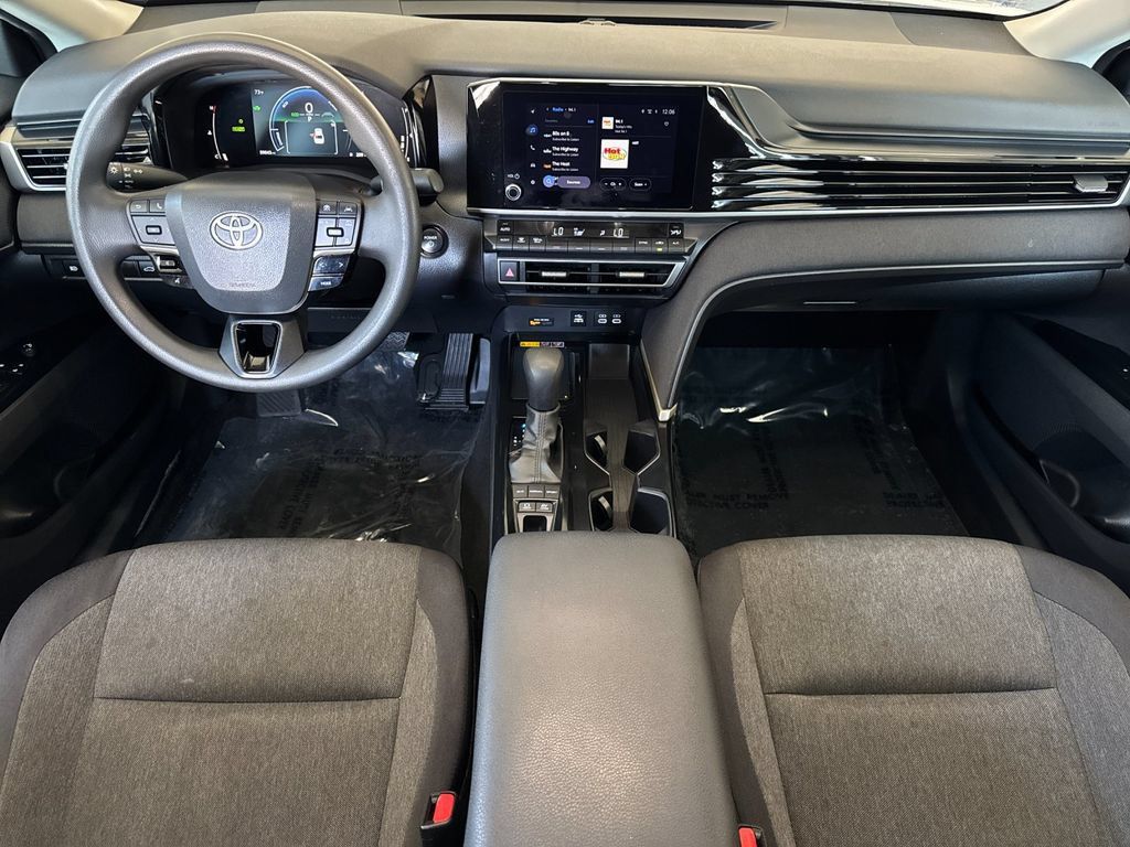 Used 2025 Toyota Camry LE FWD image 12