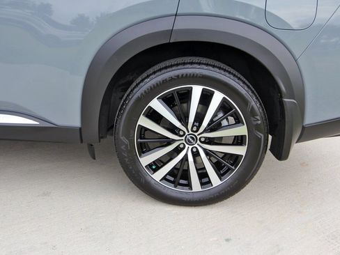 Certified 2025 Nissan Pathfinder Platinum w/ Cargo Package FWD image 34